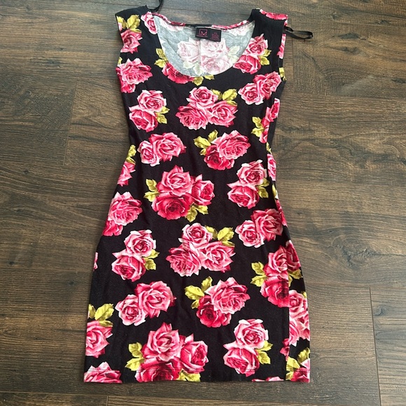 Material Girl Dresses & Skirts - Material girl xs rose dress